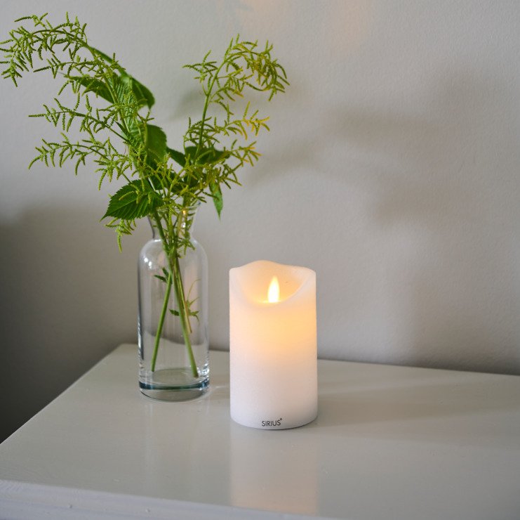 Sirius Weiss Led Kerze Sara 7,5 X 12,5 Cm Wiederaufladbar Weiß